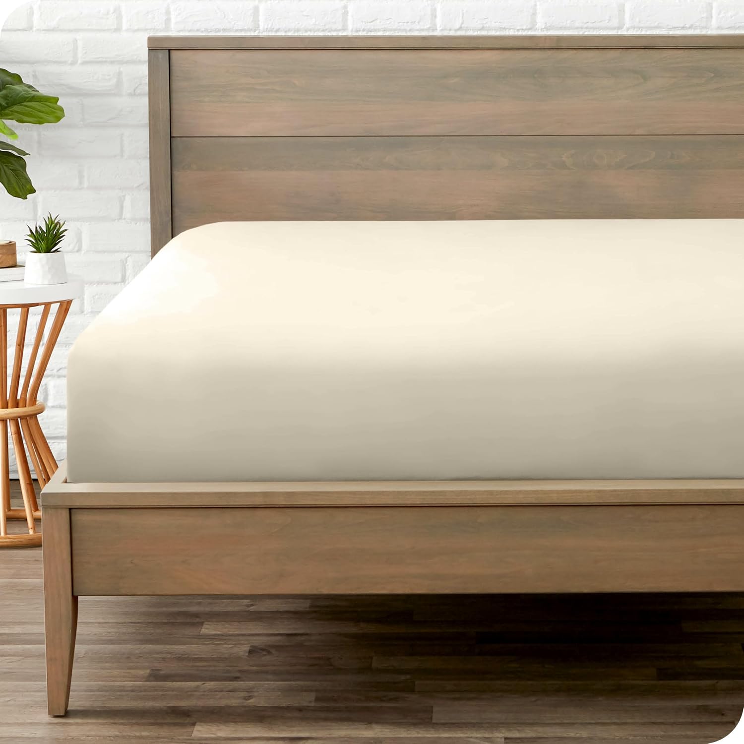 71w7fE1PMFL._AC_SL1500_.jpg Fitted Bottom Sheet Queen Size - Premium 1800 Microfiber - Ultra-Soft Hotel Luxury - Deep Pocket - Durable and Long Lasting - Fitted Sheet (Queen, Sand) - Image 1