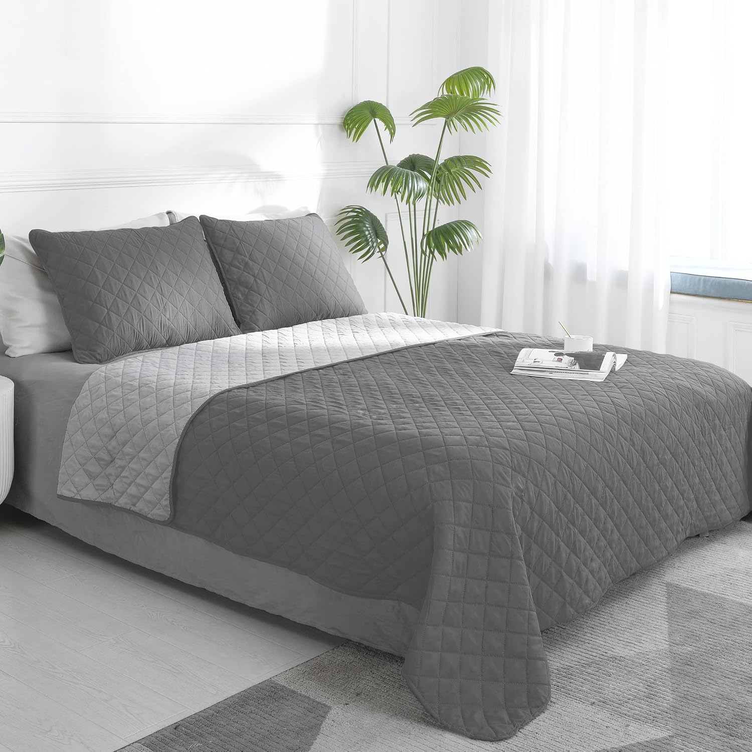 81AmXcWqRhL._AC_SL1500_.jpg Gray Double-Sided Quilted Bedspread - Large Size - Image 1