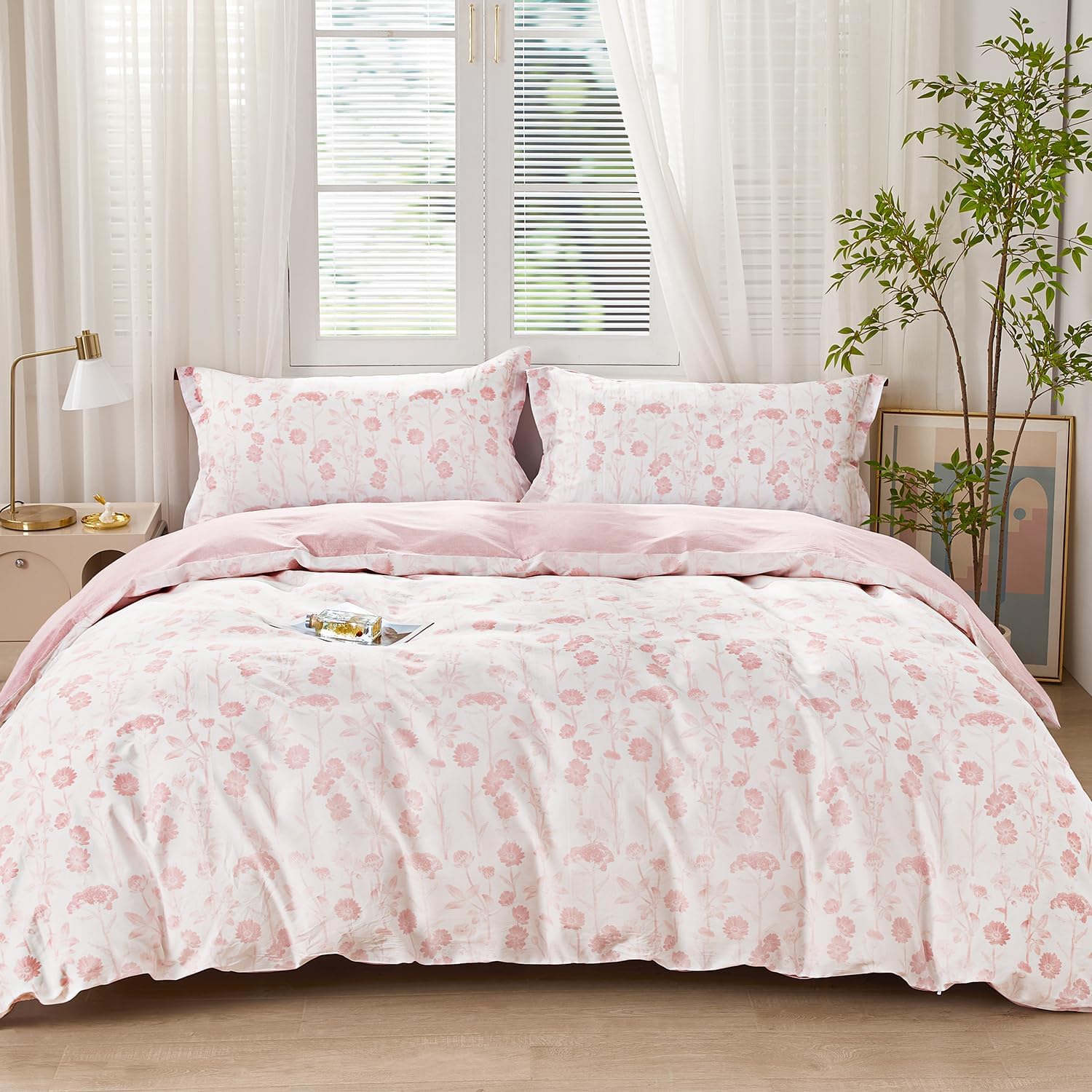 81FSHYl2B6L._AC_SL1500_.jpg Pink Daisy Floral Duvet Cover Large Size Three-Piece Bedding Set - Image 1