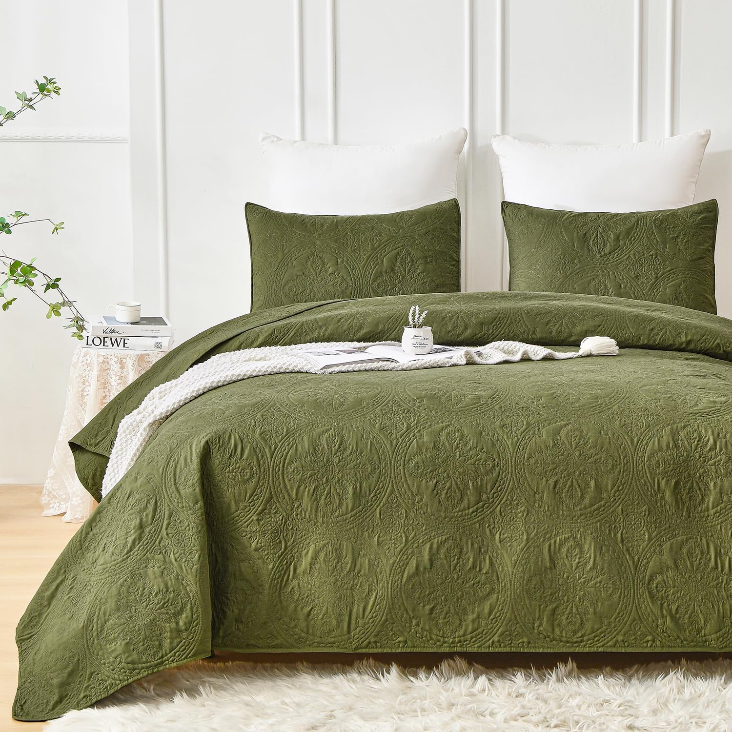 81GF-3Pt5lL._AC_SL1500_.jpg Olive Green Floral Bedspread Set - Lightweight for All Seasons - Image 1