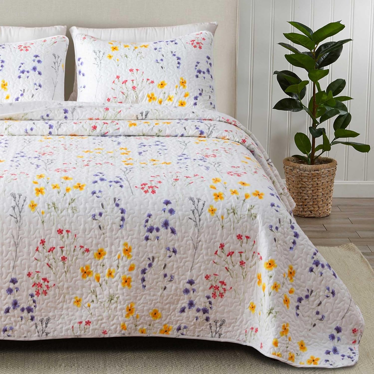 81qZlfuQMiL._AC_SL1500_.jpg Double-Sided Floral Quilted Duvet Cover - Extra Large Size - Image 1
